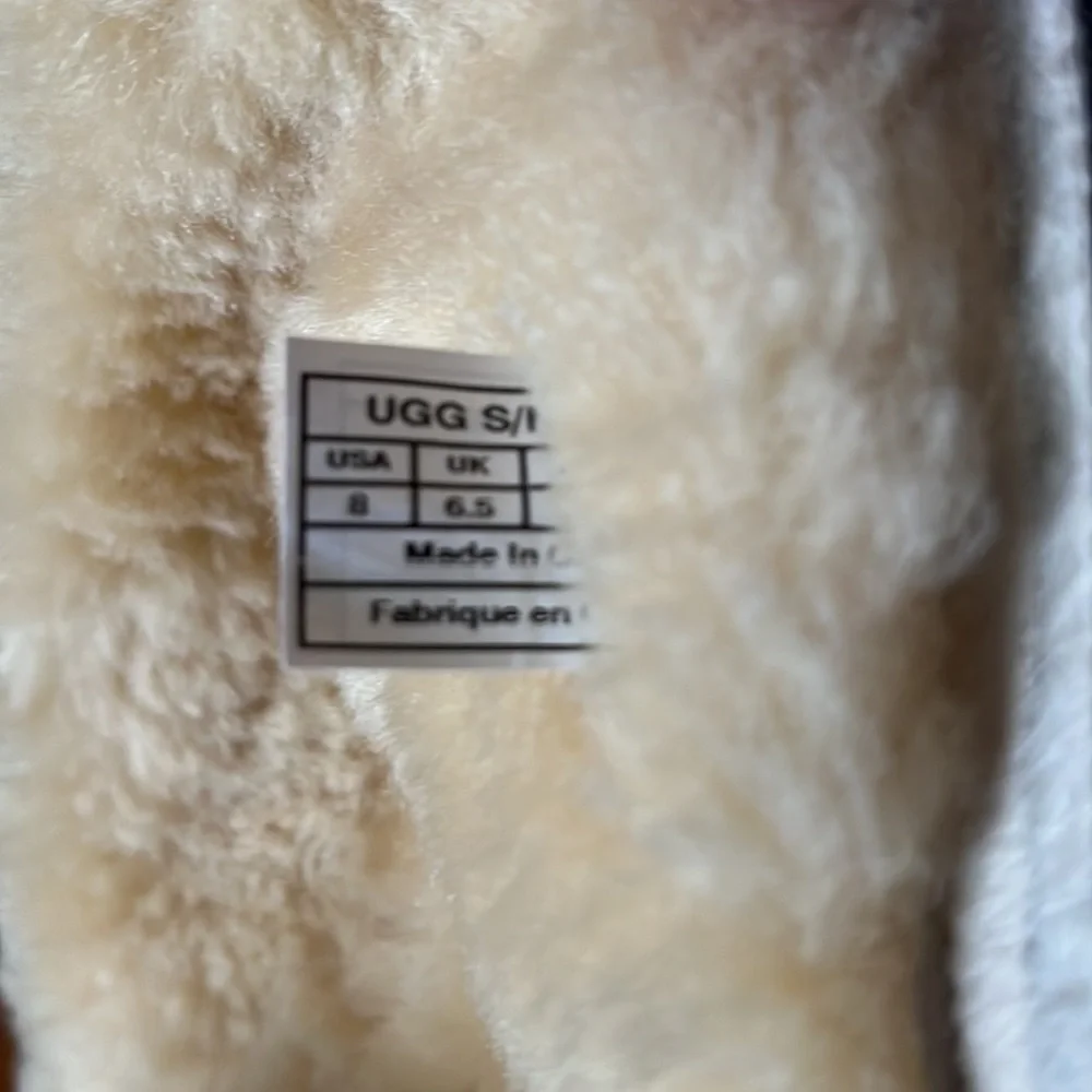 UGG black lined